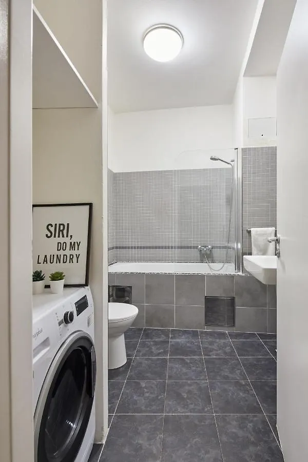 Prague Days - Modern Apt W Retro Elements - New Town Tsjechië
